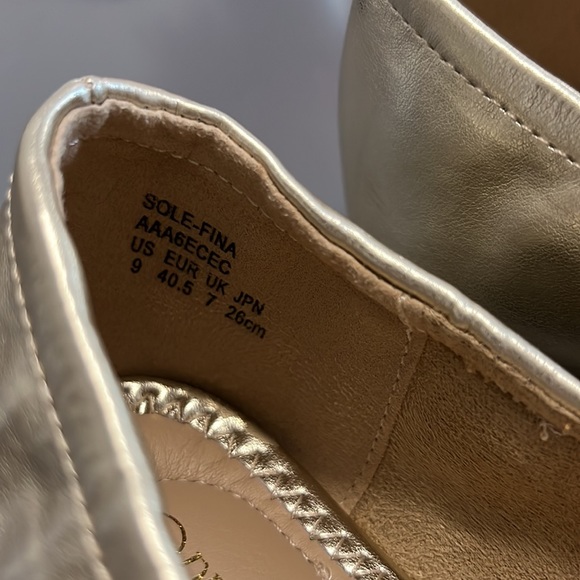 Dream Pairs Gold Metallic Round Toe Cushioned Ballet Flat Wedding Shoes - Picture 4 of 13